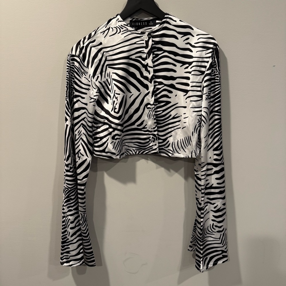 Lioness Black and White Graphic Crop Blazer